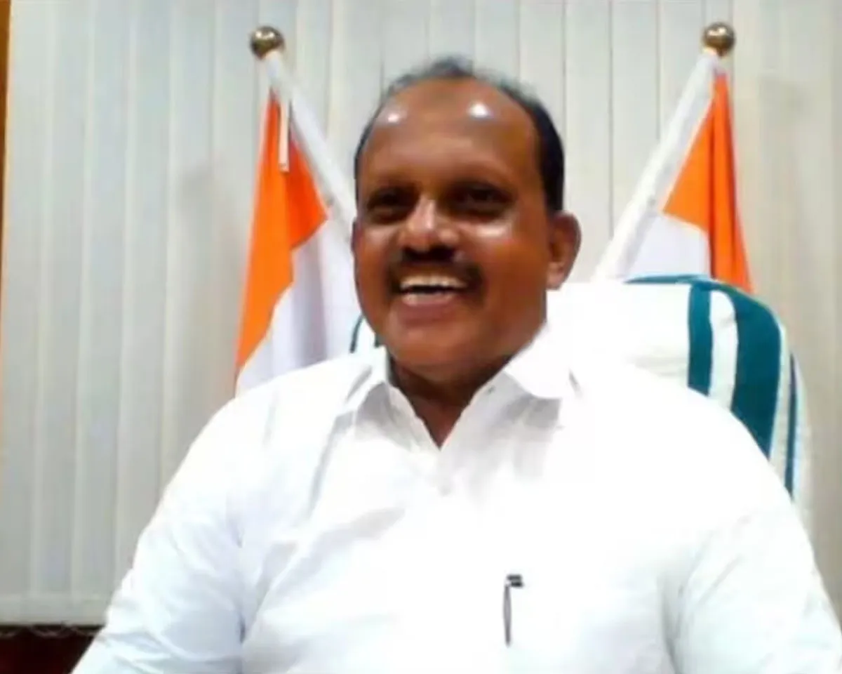 ahmed devarkovill.jpg