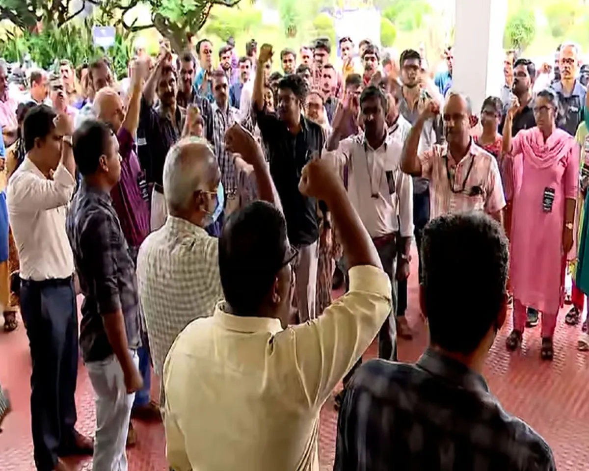 teachers strikee.jpg