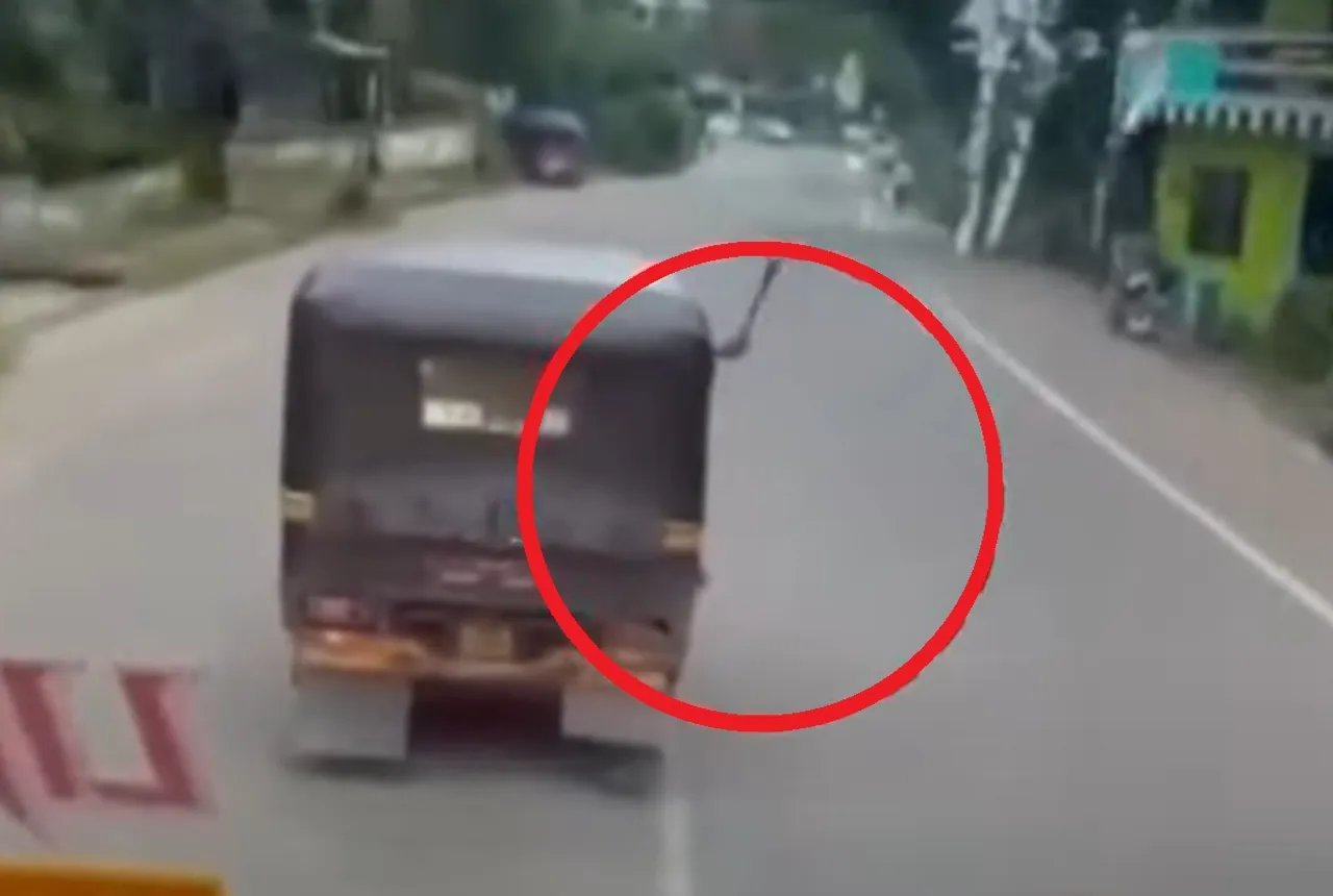 shamsudheen auto bus