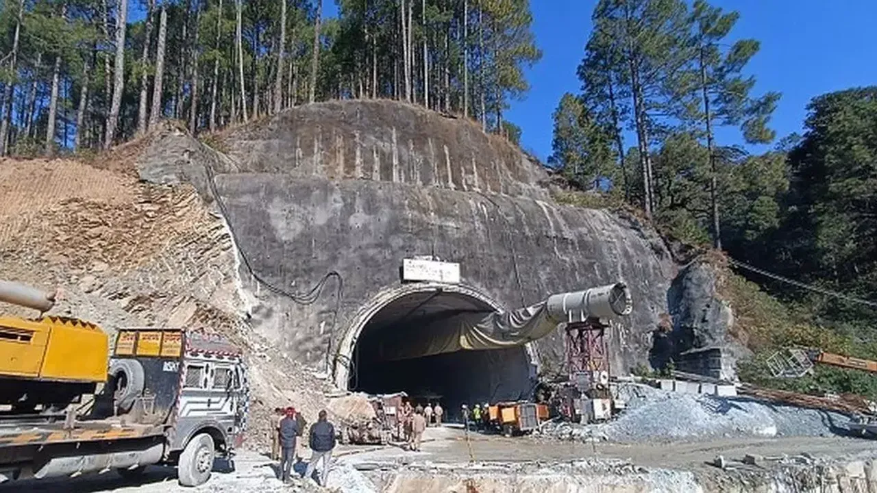 1397622-uttarakhand-tunnel-collapse1.webp