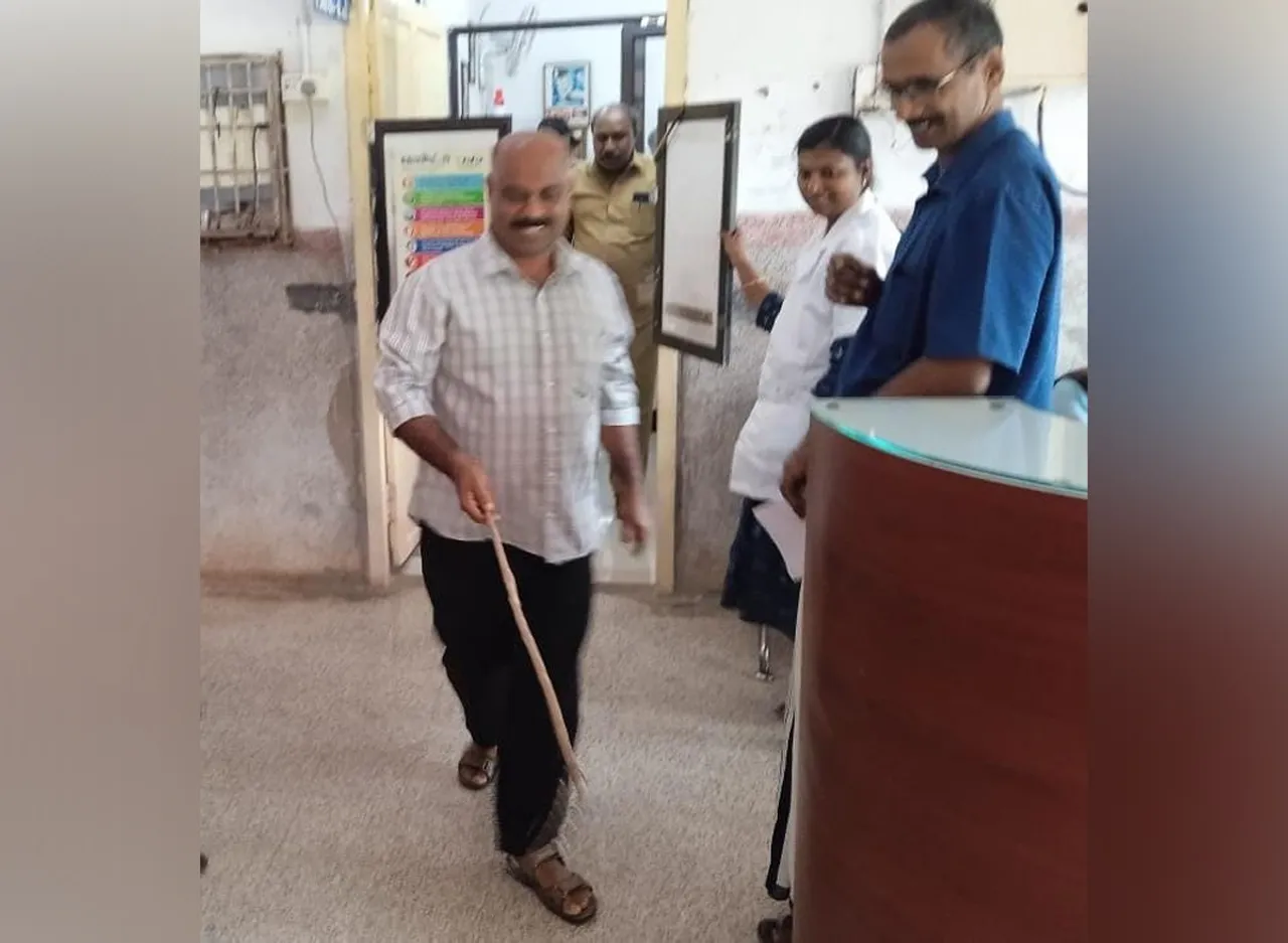 snake in hospital