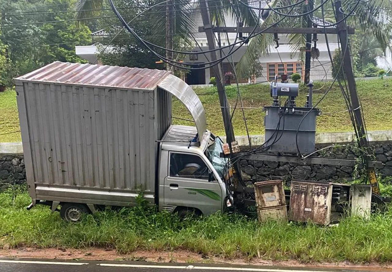 pick up accident at pala