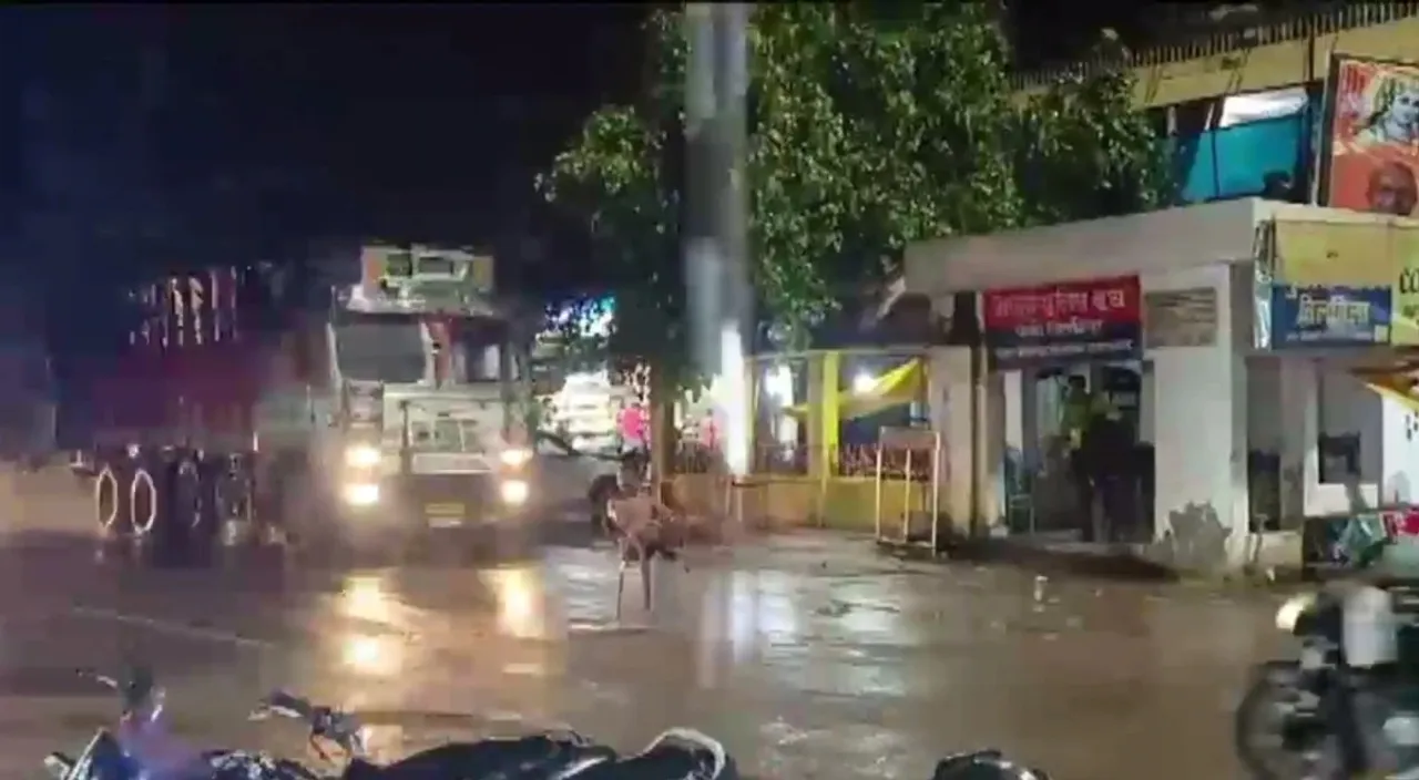 Pratapgarh truck