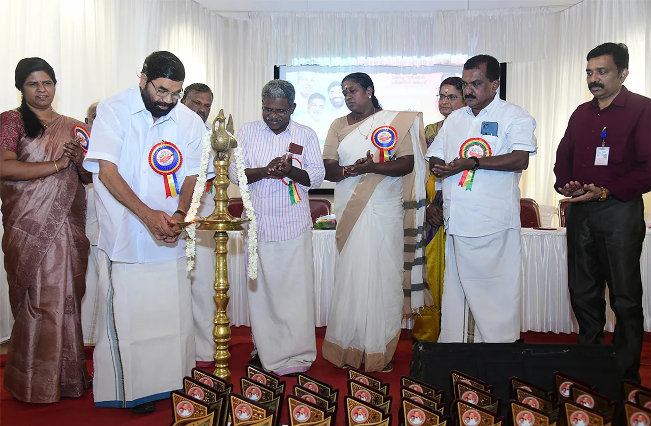 vn vasavan award distribution