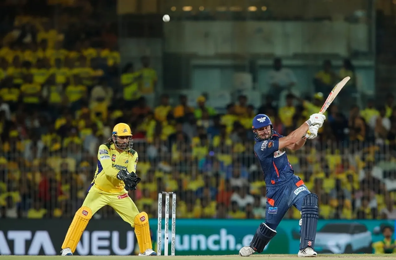 stoinis dhoni