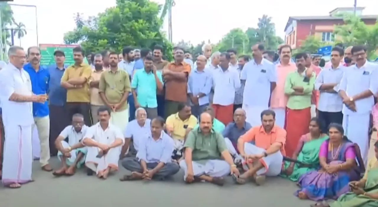 Tiger-kills-4-cows-in-Wayanad-Protesting-farmers.jpg