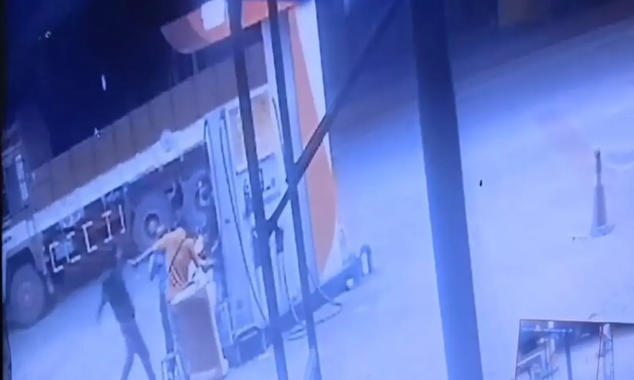 1388822-aluva-petrol-pump-employee-got-assaulted.webp