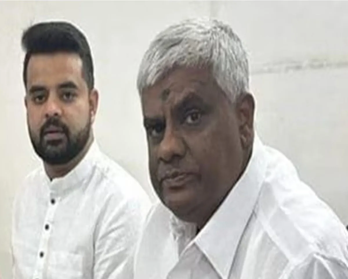 hd revanna and son.jpg