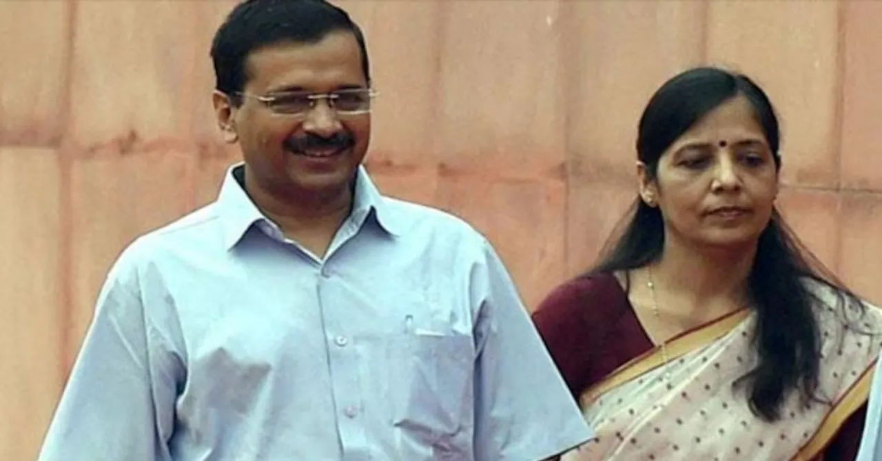 Arvind Kejriwal sunita Kejriwal 