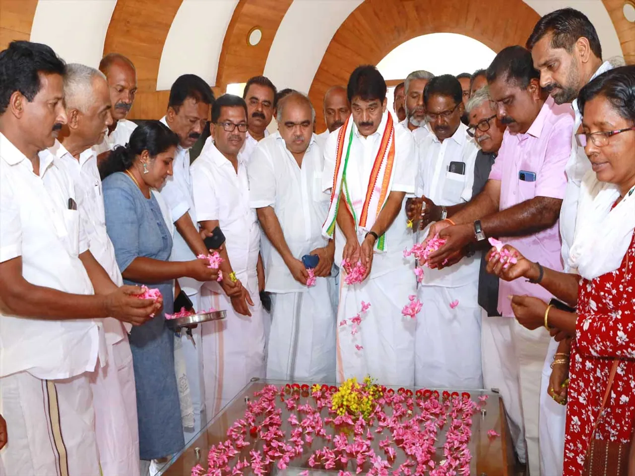 kc venu aashan1.jpg