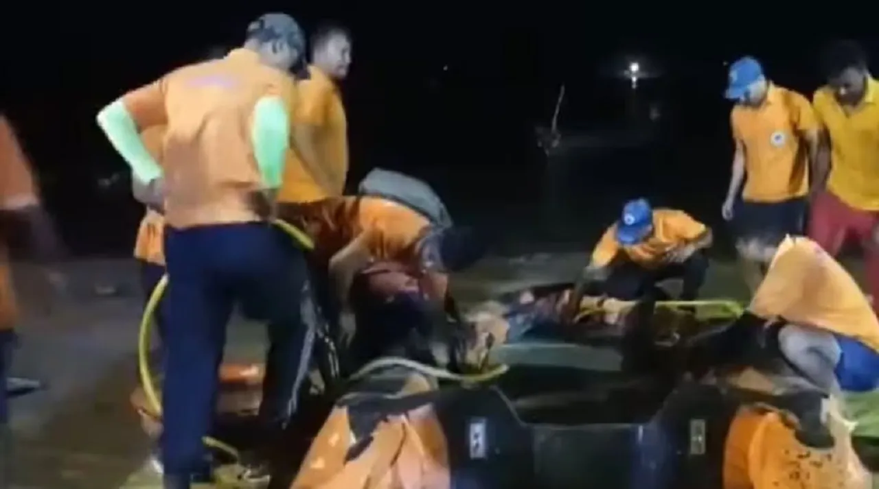 Boat capsizes in Mahanadi river