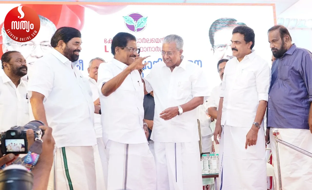 pinarai vijayan chazhikadan