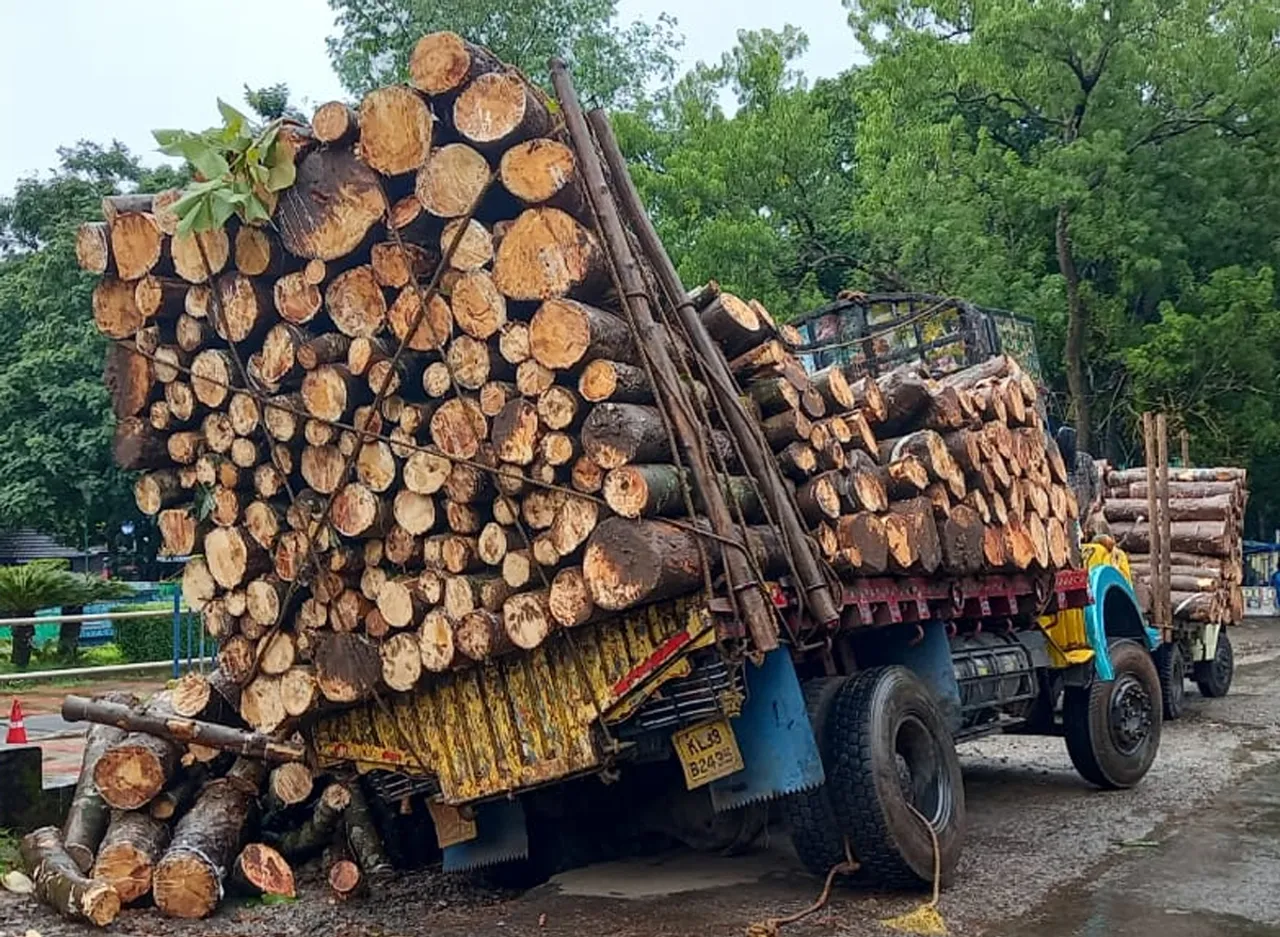 lorry accident malambuzha-2