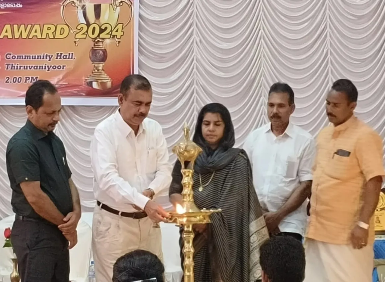 thiruvaniyoor gramapanchayath students award
