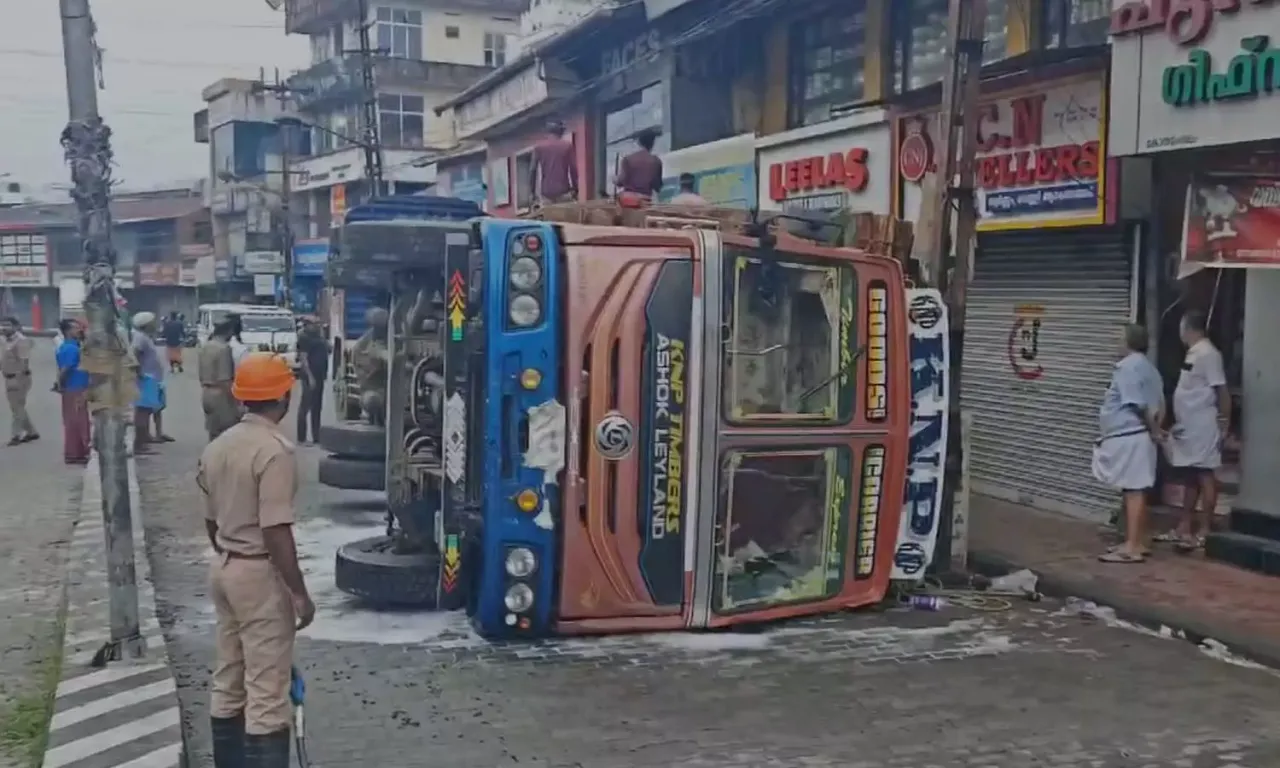 1433182-lorry-accident