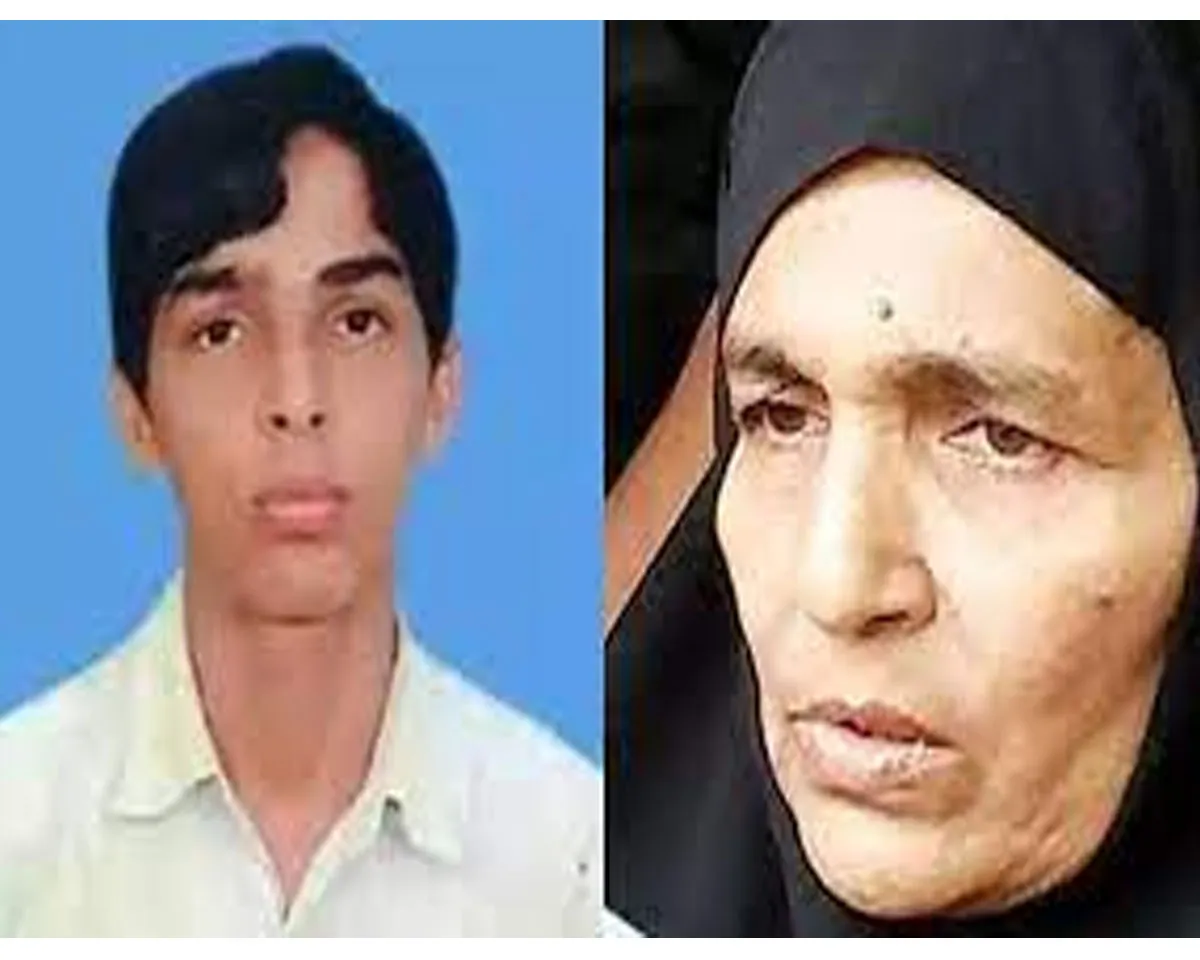 ariyil shukoor mother.