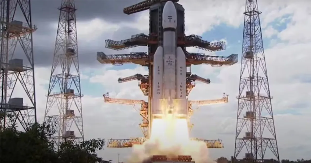 ബാഹുബലിക്കും ആർ.ആർ.ആറിനും ചെലവായ തുകപോലുമില്ല ചന്ദ്രയാൻ-3 ദൗത്യത്തിന്. ഇന്ത്യയുടെ ചന്ദ്രയാൻ ദൗത്യത്തെ ഉറ്റുനോക്കി ലോകം. ആകെ ചെലവ് 615കോടി. ഗുണമേന്മ കുറയ്ക്കാതെ ചെലവു ചുരുക്കാനും ശാസ്ത്രജ്ഞർ തലപുകച്ചു. ഇലക്ട്രോണിക് ഉപകരണങ്ങളടക്കം നിർമ്മിച്ച് ചന്ദ്രയാന്റെ വിജയത്തിൽ അഭിമാനത്തോടെ കേരളത്തിലെ മൂന്ന് പൊതുമേഖലാ സ്ഥാപനങ്ങളും