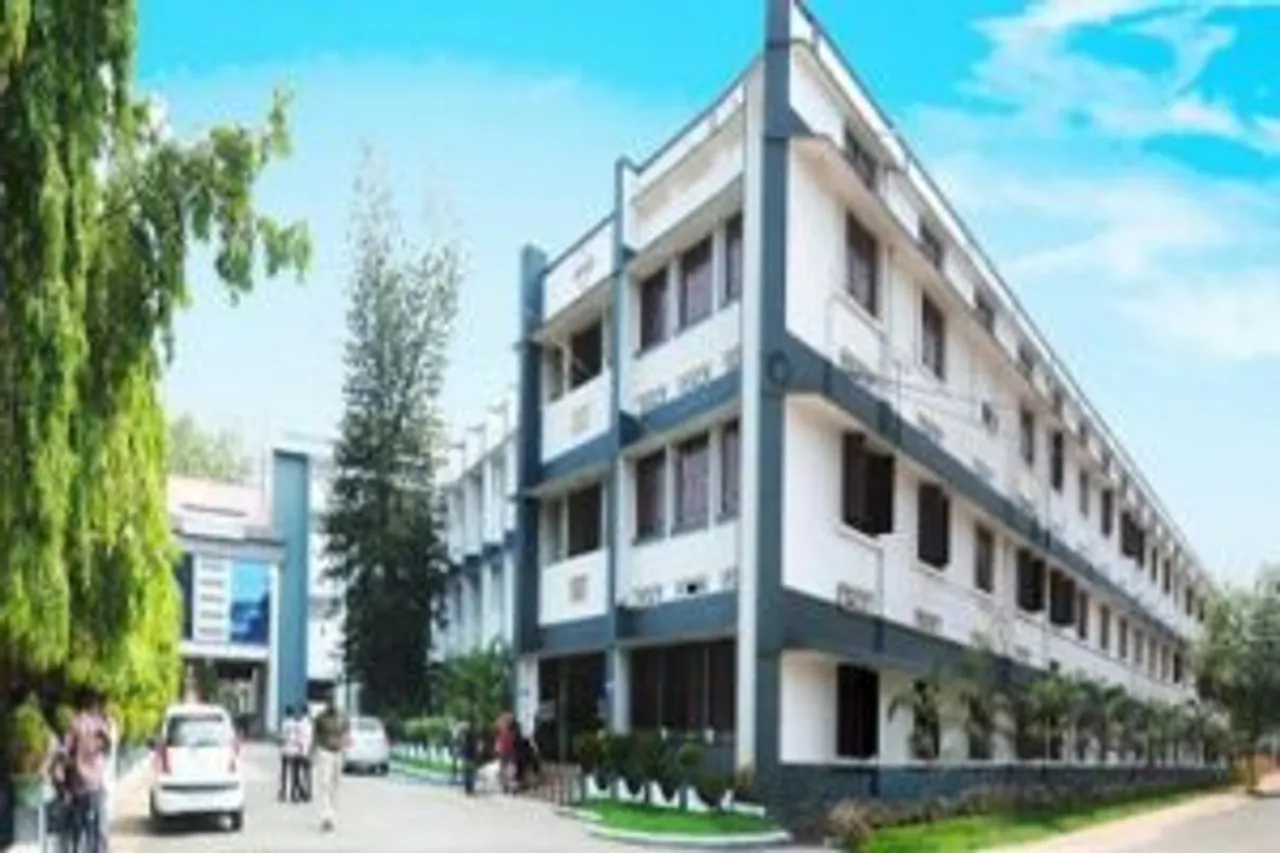 അന്ധവിശ്വാസങ്ങൾക്കെതിരേയുള്ള പോരാട്ടം തുടങ്ങേണ്ടത് കാമ്പസുകളിൽ - ഇടുക്കി സബ് കളക്ടർ ഡോ. രാഹുൽ എസ്.നായർ