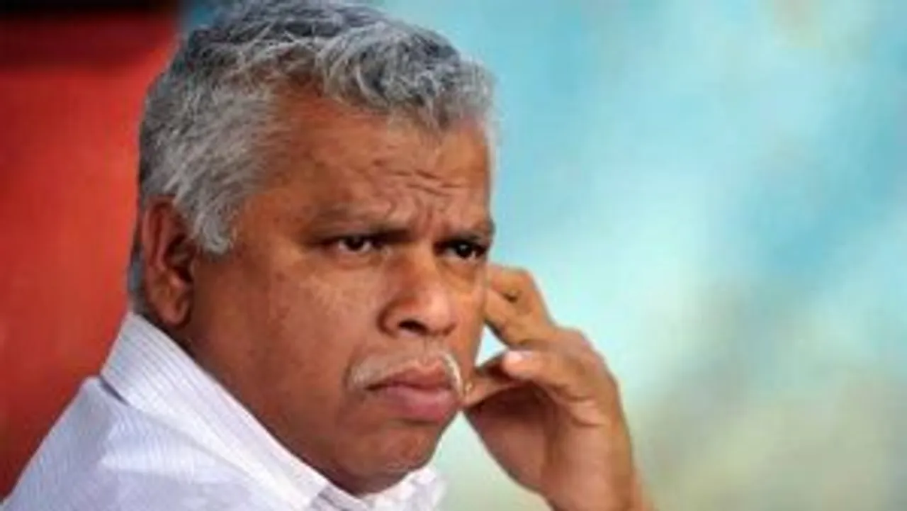പര്‍ദ ധരിച്ചെത്തുന്നവരെ വോട്ടു ചെയ്യാന്‍ അനുവദിക്കരുത്:  വരിയില്‍ നില്‍ക്കുമ്പോള്‍ തന്നെ മുഖപടം മാറ്റണം: ക്യാമറയില്‍ മുഖം കൃത്യമായി പതിയുന്ന തരത്തില്‍ മാത്രമേ വോട്ട് ചെയ്യാന്‍ അനുവദിക്കാവൂ: വിവാദപ്രസ്താവനയുമായി എം.വി. ജയരാജന്‍