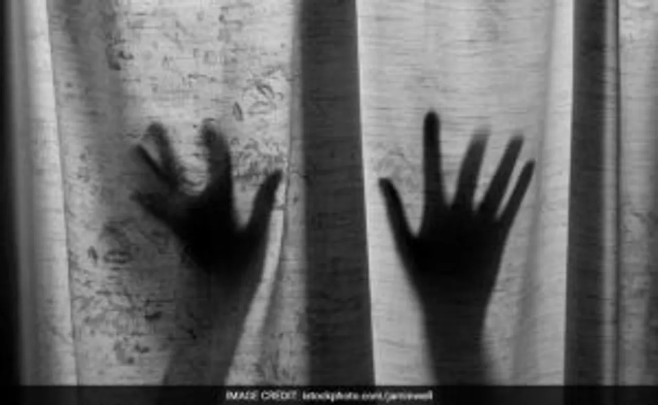 ജോലി കഴിഞ്ഞ് വീട്ടിലേക്കുപോയ യുവതിയെ നാലുപേര്‍ കൂട്ടബലാല്‍സംഗം ചെയ്തുവെന്ന് പരാതി