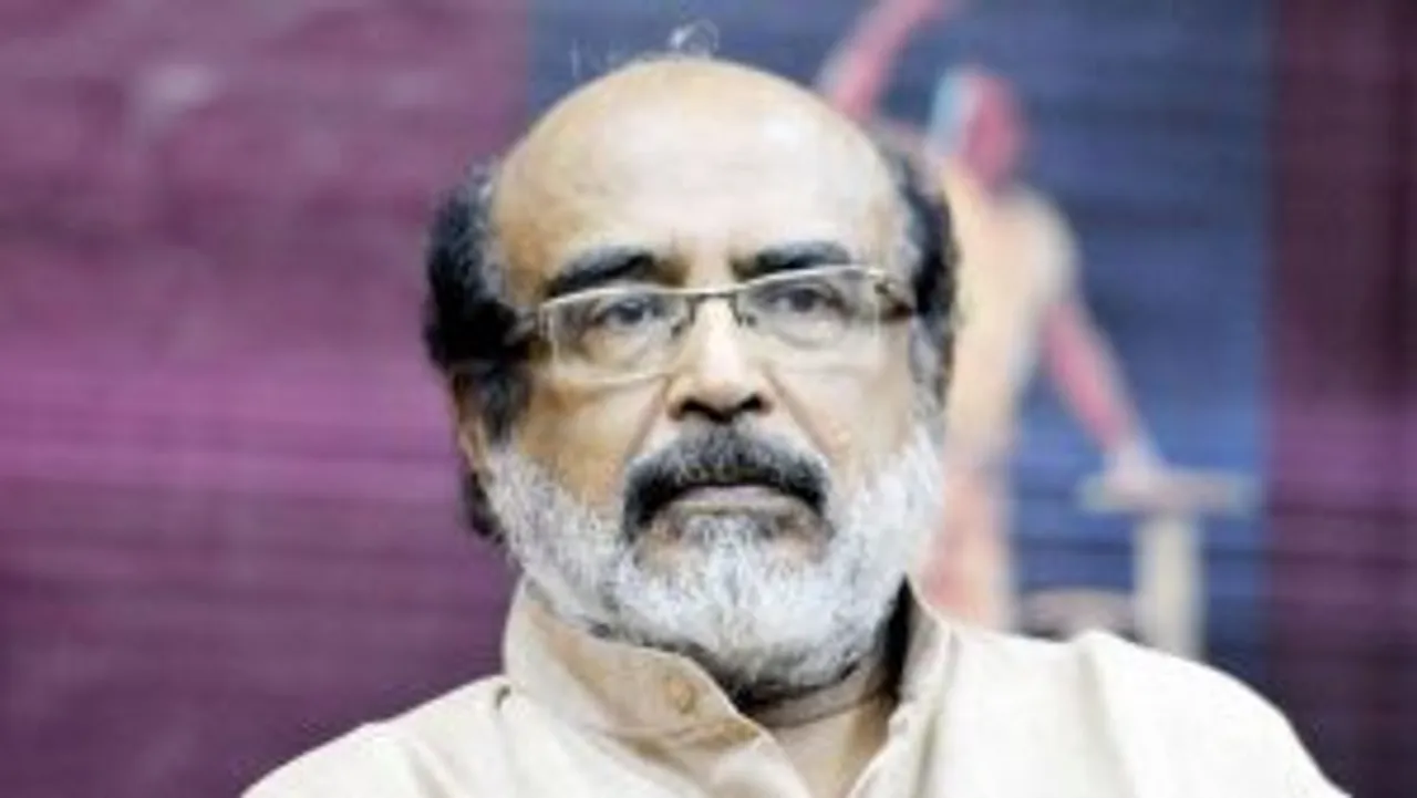 തുടര്‍ച്ചയായ പ്രതിസന്ധികള്‍ പിണറായി - കോടിയേരി - ഇ പി ജയരാജന്‍ കൂട്ടുകെട്ടിനെതിരെ ബൂമറാങ്ങായി ഉപയോഗിക്കാനൊരുങ്ങി വി എസ് ! എം എ ബേബി - ഐസക് - എ കെ ബാലന്‍ ടീമിനെ അണിനിരത്തി മലബാര്‍ ലോബിയെ വെട്ടിനിരത്താന്‍ വി എസ് പടയൊരുക്കത്തിന് !