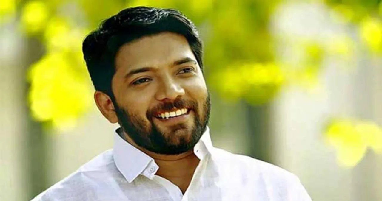 നി​ങ്ങ​ൾ എ​ത്ര മ​തി​ൽ കെ​ട്ടി​യാ​ലും മ​റ​ച്ച് പി​ടി​ച്ചാ​ലും ഉ​ള്ളി​ലു​ള്ള​ത് പു​റ​ത്ത് വ​രാ​തി​രി​ക്കു​മോ‍?  ;മ​തി​ൽ കെ​ട്ടി​യ 50 കോ​ടി​ക്ക് വ​ല്ല പൂ​ത്തി​രി​യും വാ​ങ്ങി ക​ത്തി​ച്ചി​രു​ന്നു​വെ​ങ്കി​ൽ ജ​ന​ങ്ങ​ൾ​ക്ക് കാ​ണാ​നെ​ങ്കി​ലും ഒ​രു ര​സ​മാ​യി​രു​ന്നു​ ; രൂ​ക്ഷ വി​മ​ർ​ശ​ന​വു​മാ​യി ഷാ​ഫി പ​റ​ന്പി​ൽ