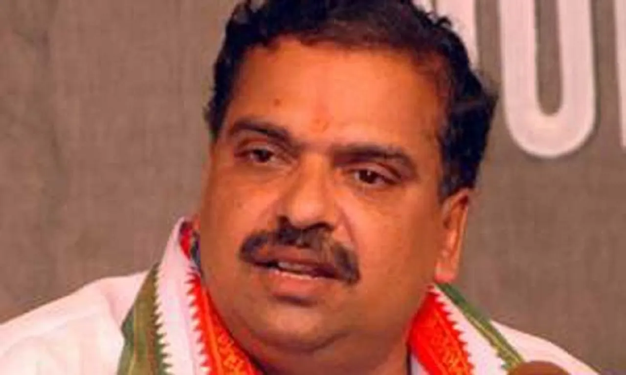 ചെന്നിത്തല യുഡിഎഫ് പിരിച്ചുവിടണം, ഇനി യുഡിഎഫിന് രാഷ്ട്രീയ പ്രസക്തിയില്ലെന്ന് പി കെ ക‍ൃഷ്ണദാസ്
