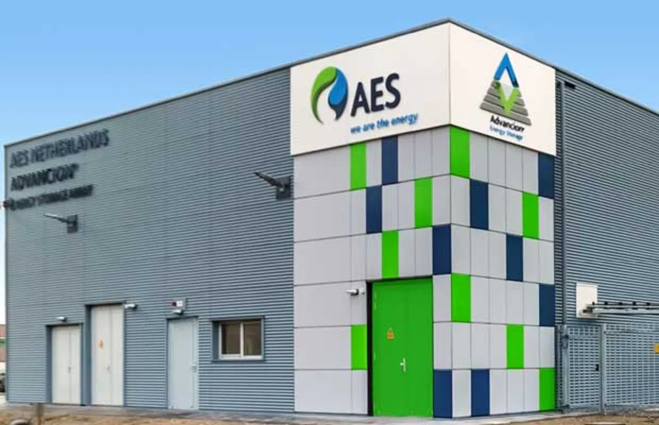 US Firm AES Unveils New Solar Installation Robot