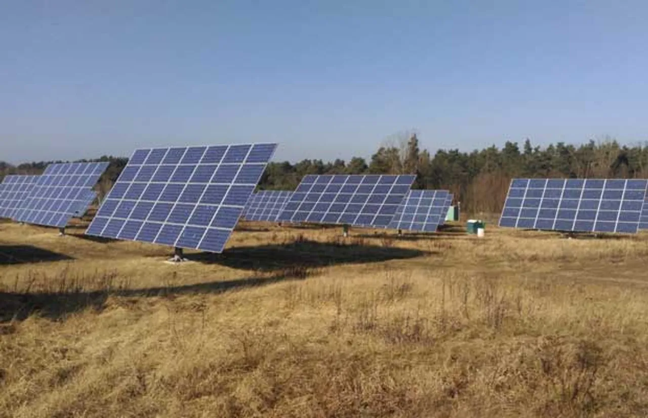 India Adds 2.2 GW Solar Capacity in Q3, Faces Slowing Activity - Mercom