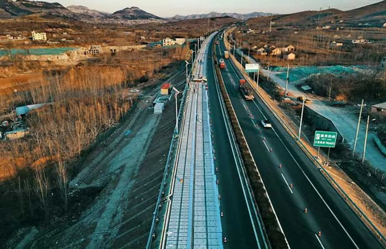 China is Building a Solar Power Highway That Can Charge Electric Cars