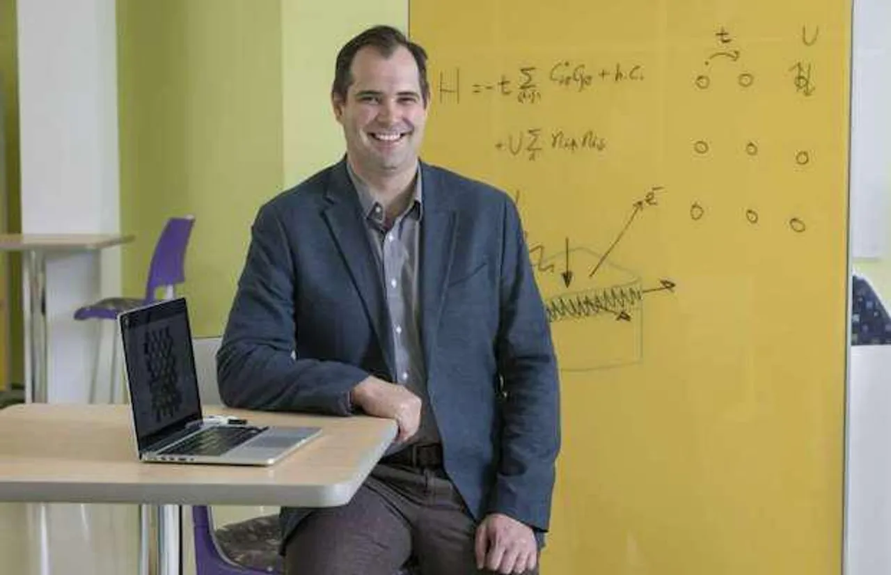 New Water Splitting Catalyst Could Make it Easier to Generate Solar Fuel