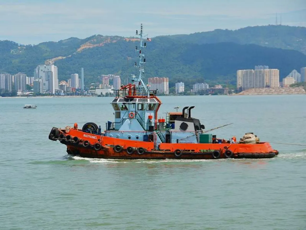 Electric tugs