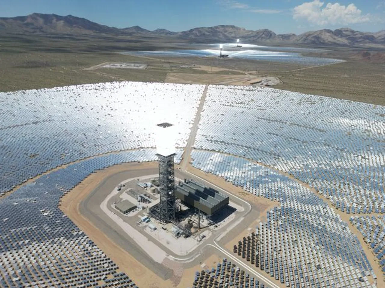 Juniper Green and KPI Green Secure GUVNL’s Wind-Solar Hybrid Project
