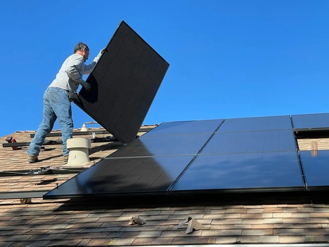 MPJN Issues Consultancy Tender For 100 MW Solar & 60 MW Wind Projects