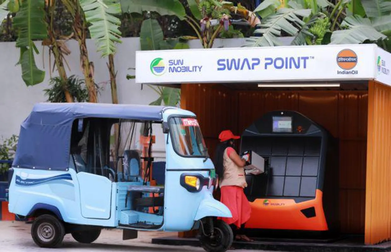 Indian Oil, Sun Mobility Sign Deal To Build Battery-Swapping Business In India