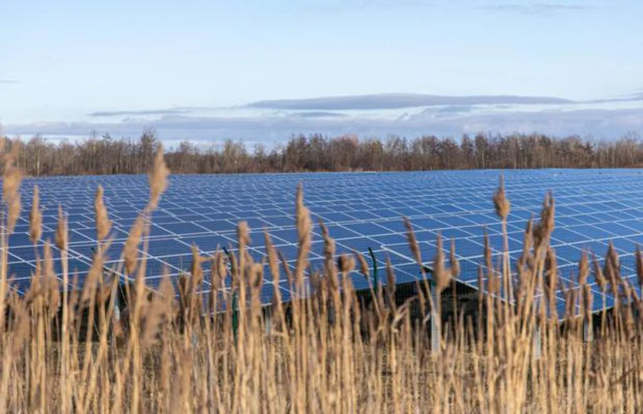 Maharashtra Partners With UK To Build Its First 1.2 GW Solar Park
