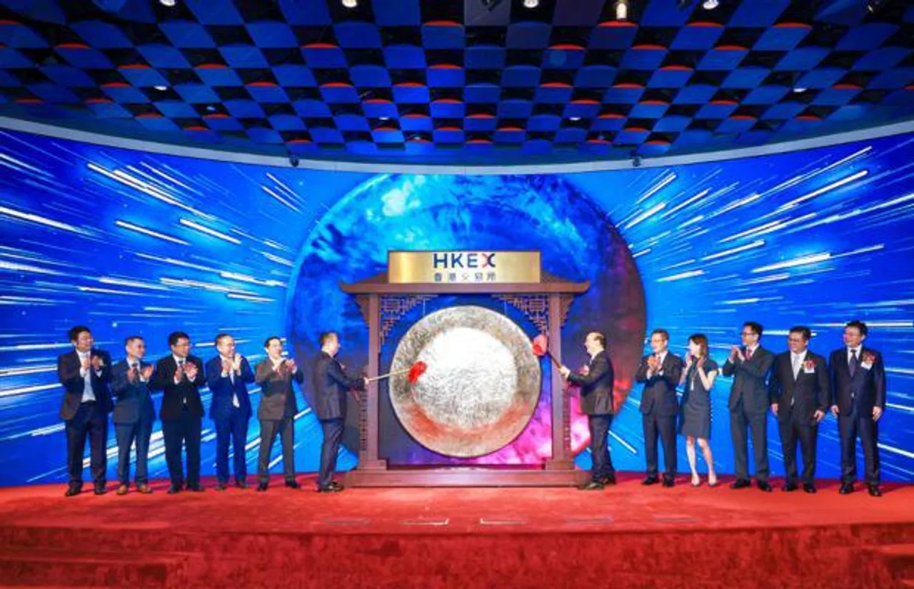 CATL Lists on Hong Kong Stock Exchange, Raises HKD 35.5 Bn