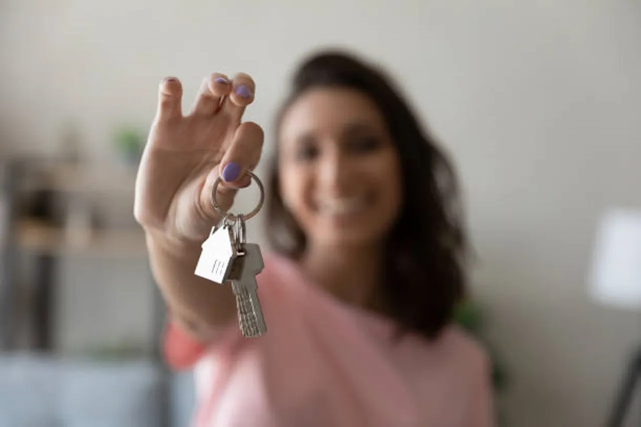 women real estate | Image credit: istock
