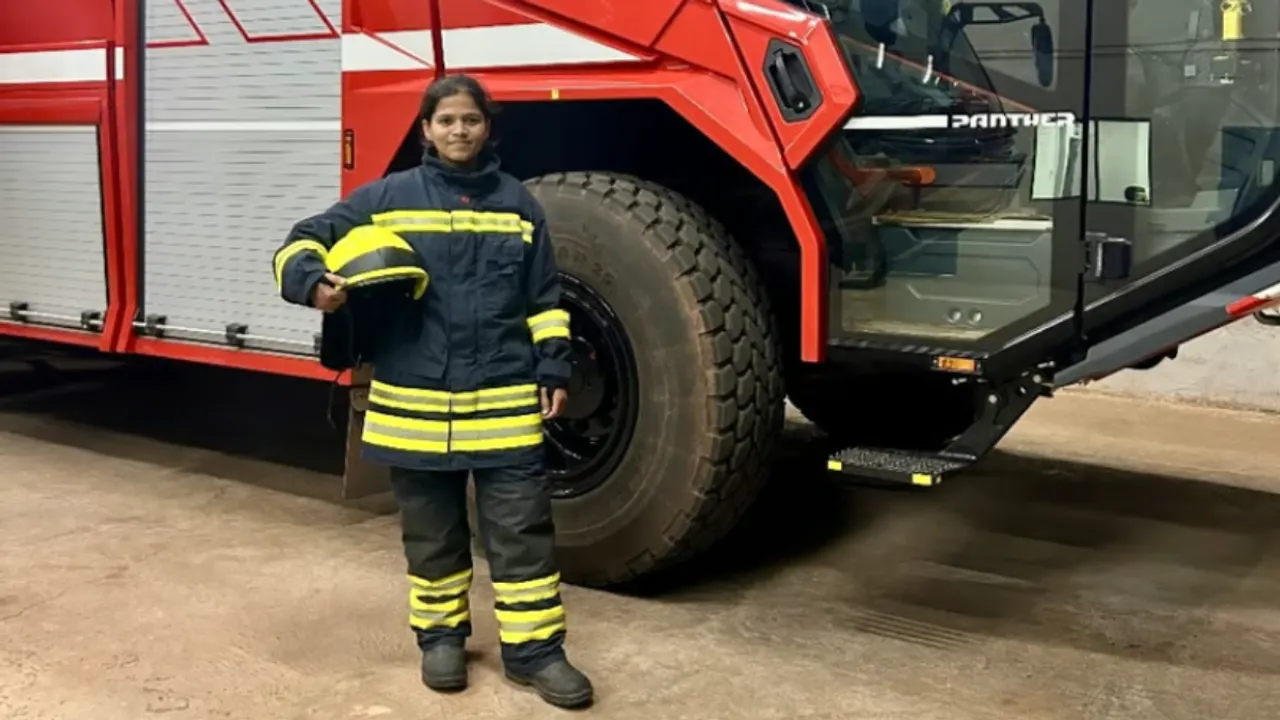 disha naik first female airport firefighter