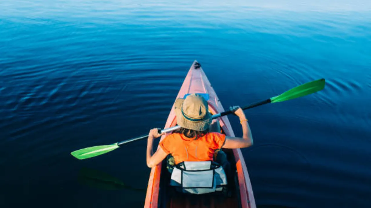 Kayaking, credit: Creator: peakSTOCK  |  Credit: Getty Images/iStockphoto