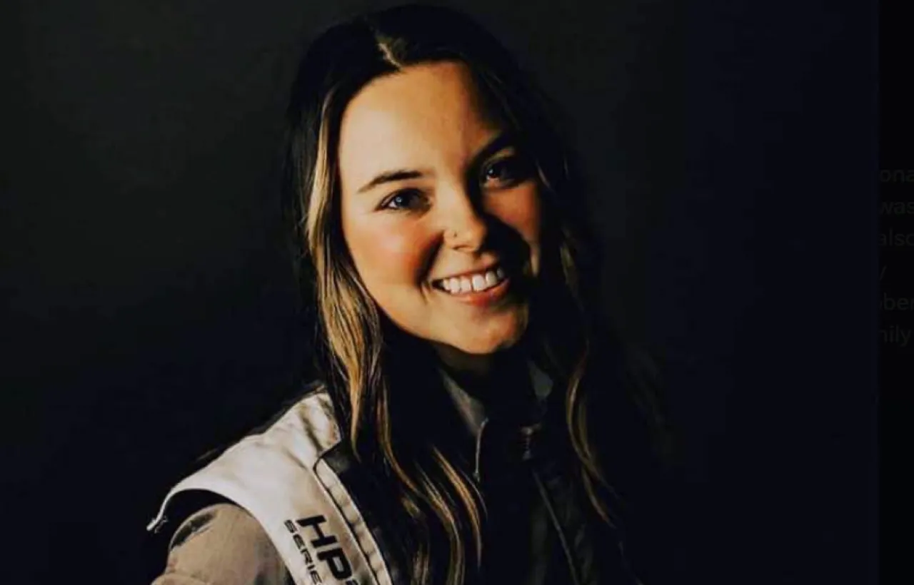 ashlea albertson racing driver tony stewart
