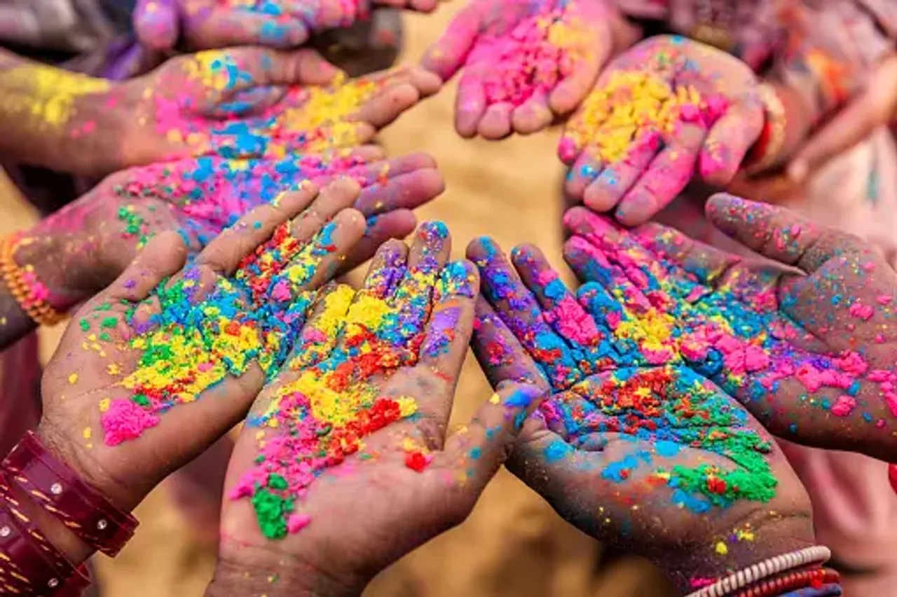 holi