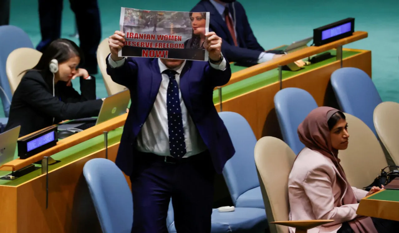 Israel's UN envoy waves Mahsa Amini photo during Iranian president's speech