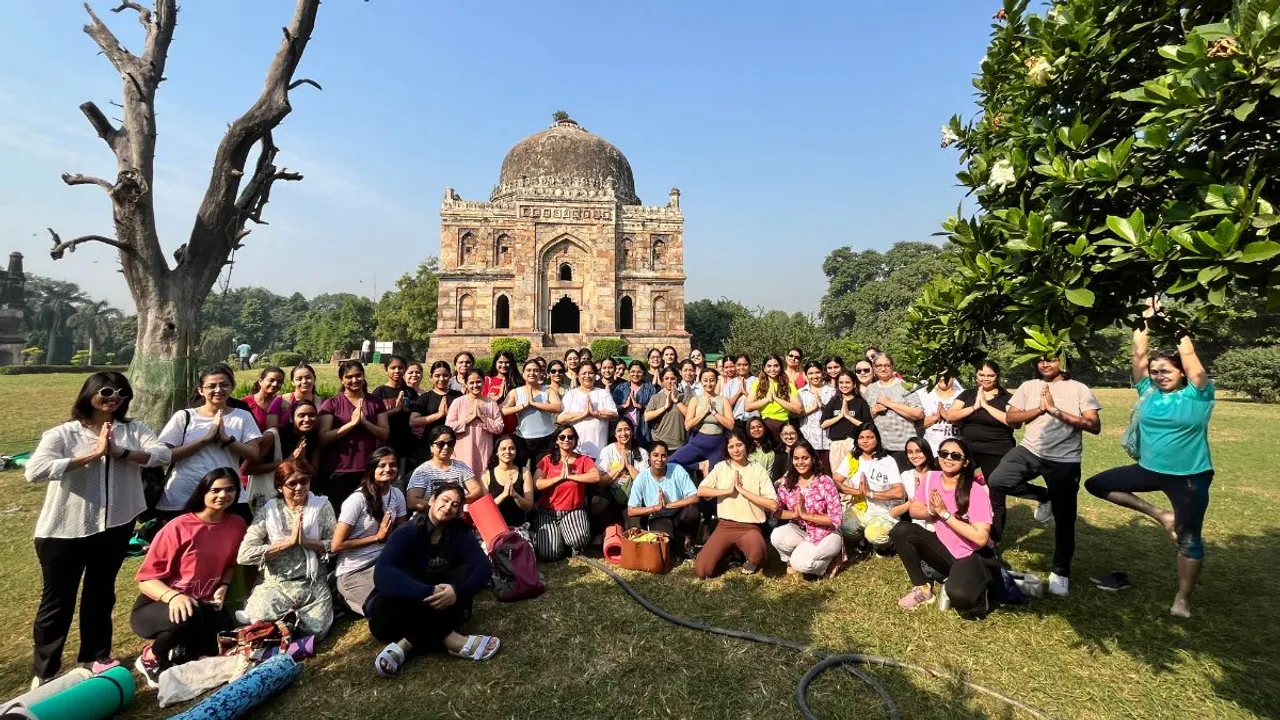 city girls who walk delhi