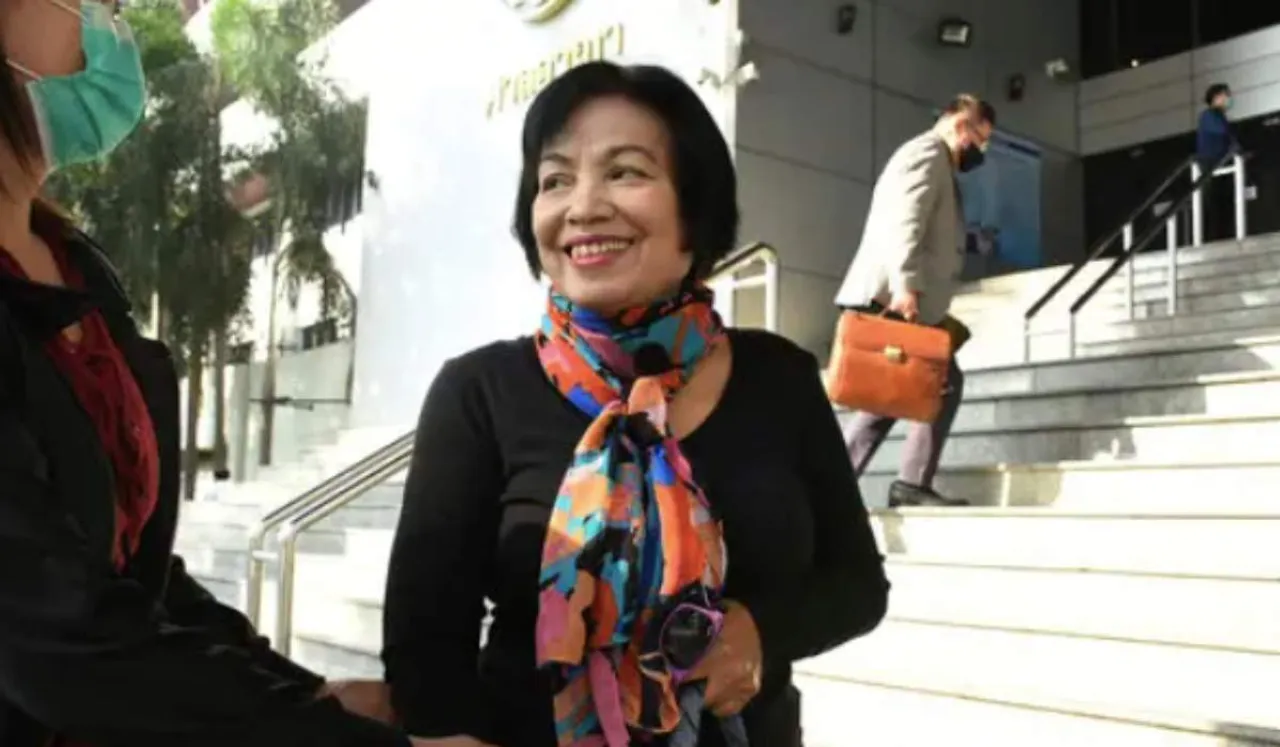Anchan Preelert Thai Monarchy