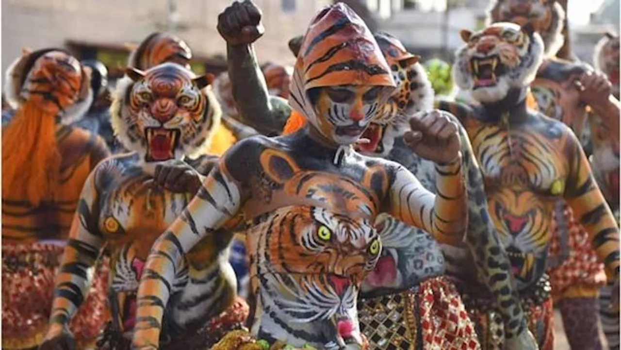 Women participating in the Pulikali festivities