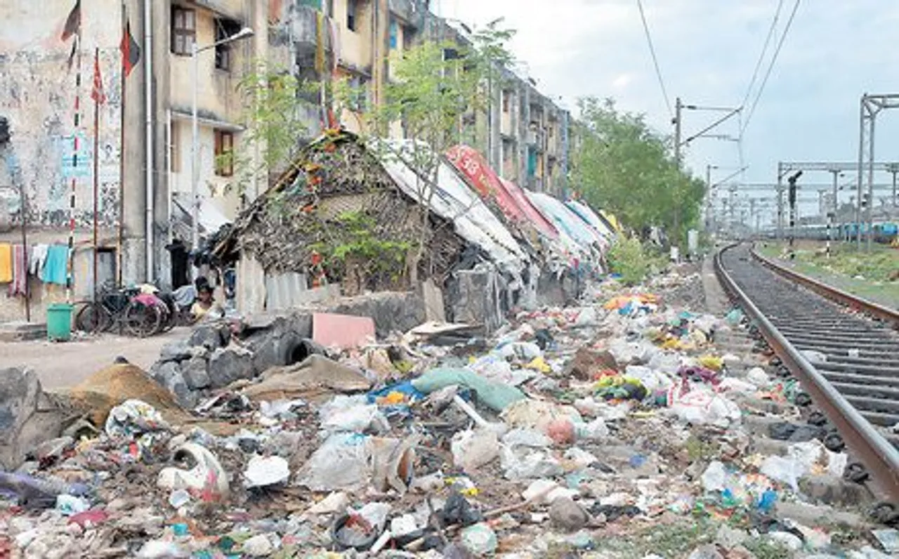 Women start initiative to convert garbage into manure