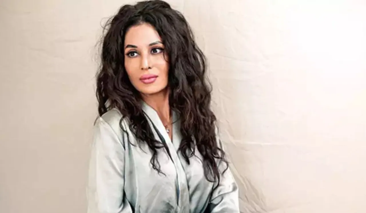 Who Is Mreenal Deshraj