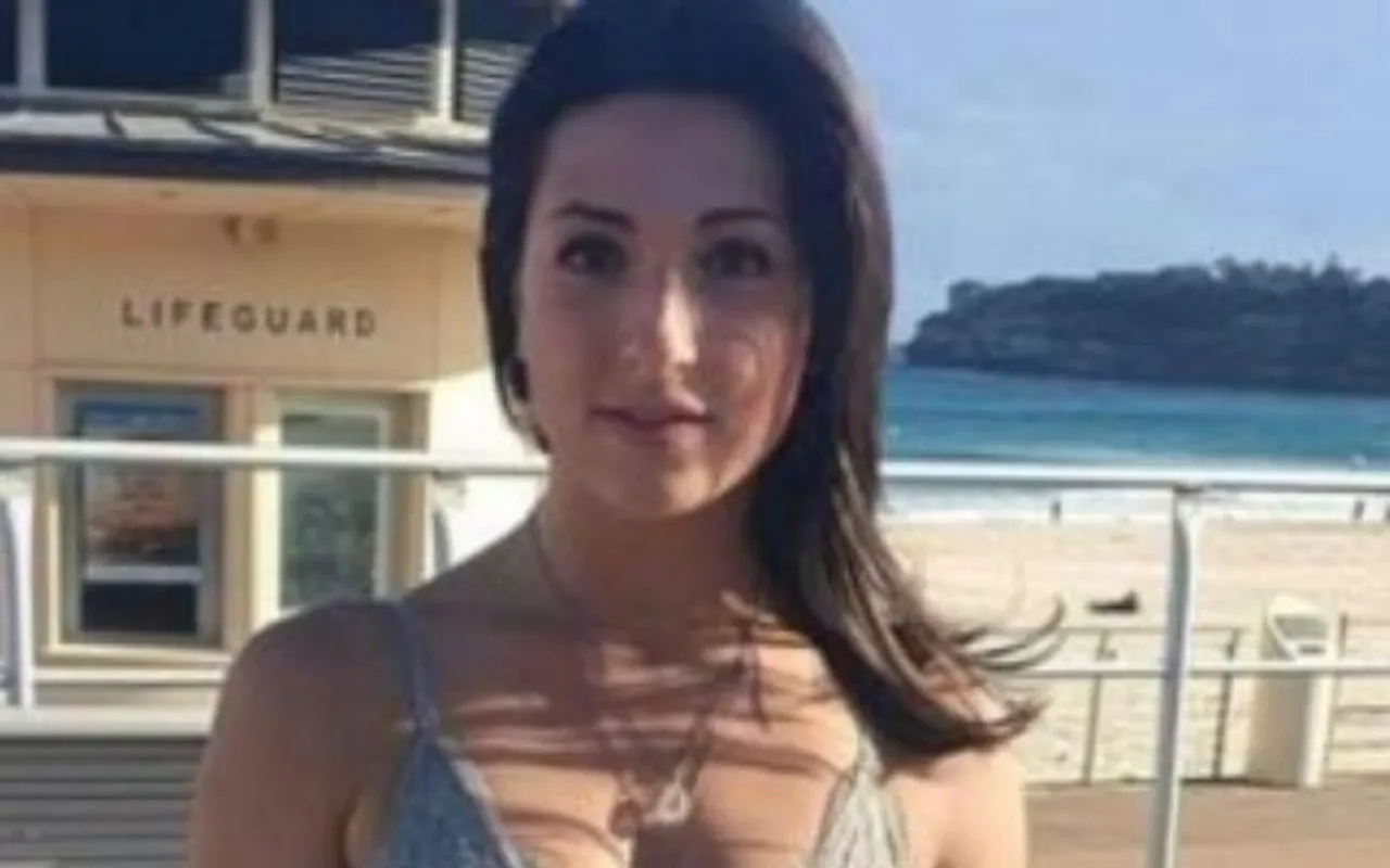 Woman Asked To Leave Restaurant For Not Being Appropriately Dressed
