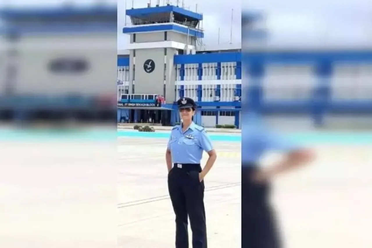 Meet Antra Mehta, First Woman Fighter Pilot From Maharashtra